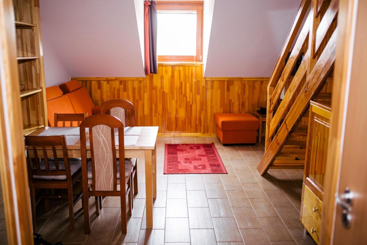 Niki Apartman Gyula Esterno foto
