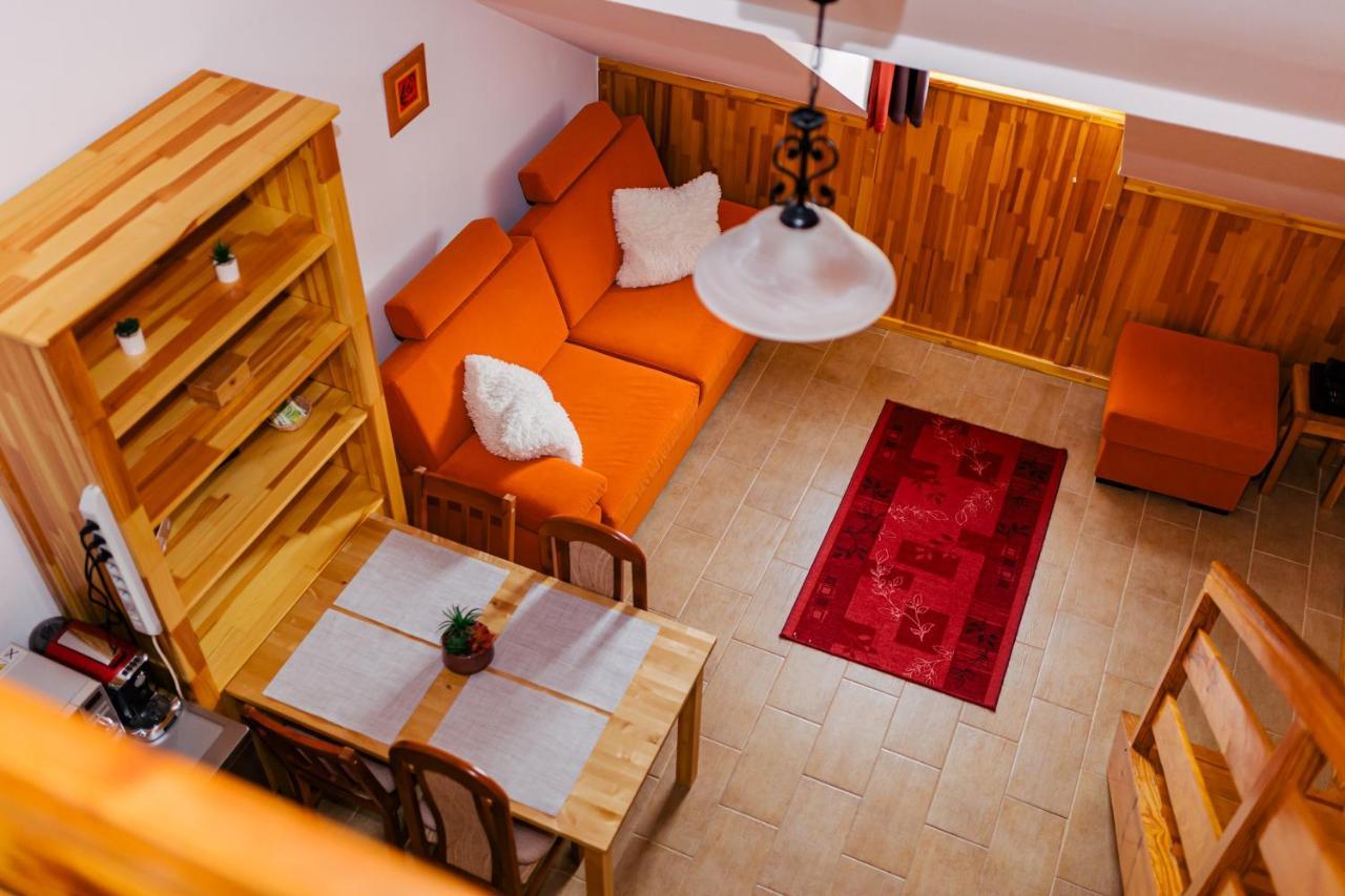 Niki Apartman Gyula Esterno foto